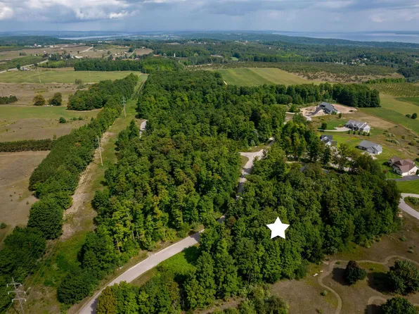 13609 S Bahia Vista Dr, Traverse City, MI 49684