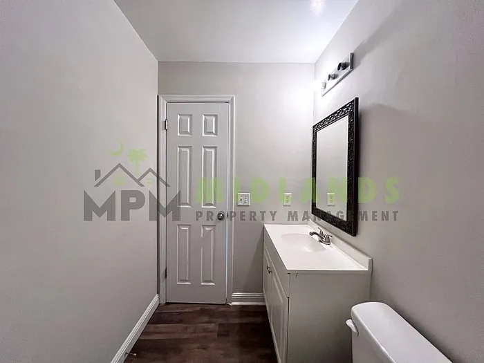 208 S Cromwell St #E — Photo 29
