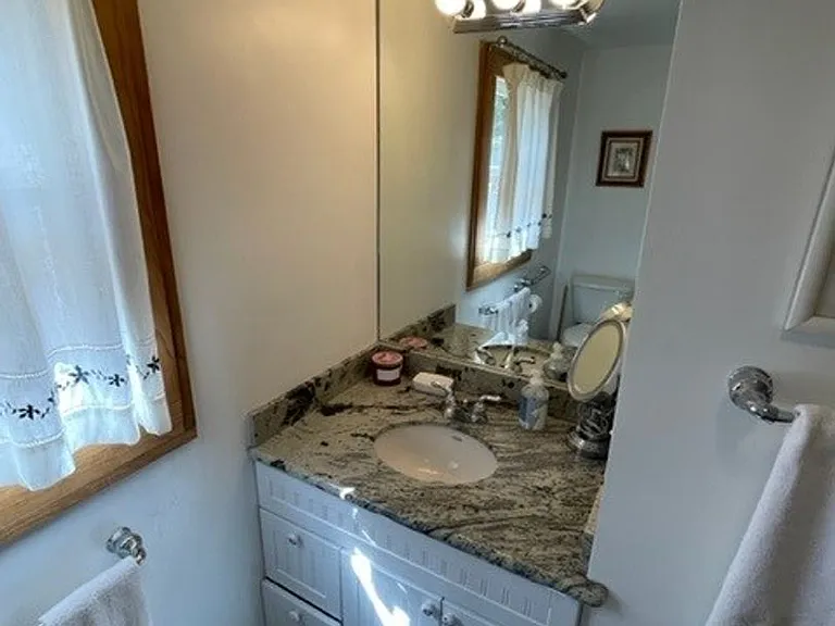 1226 Margaret Ave — Photo 14