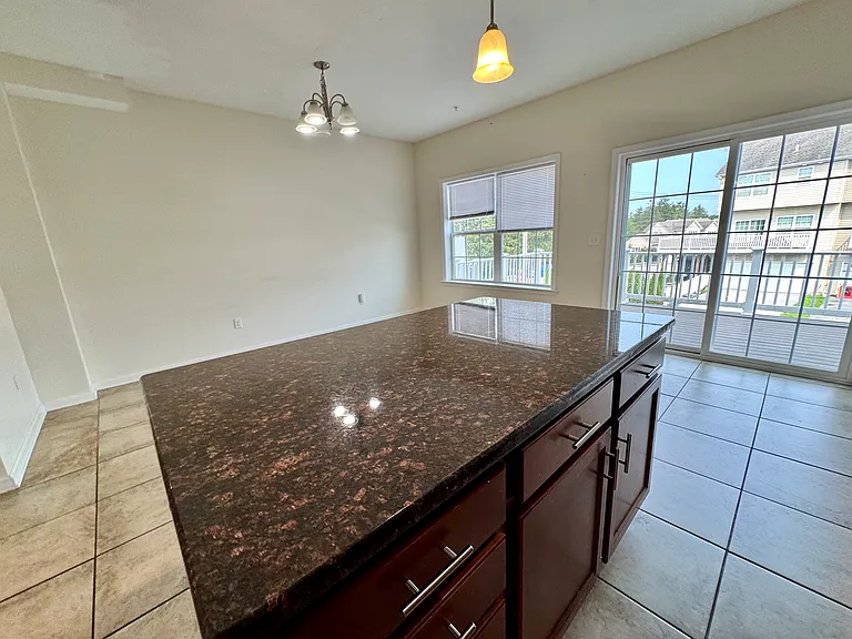 195 Moul Ave - Kitchen w/ Large Granite Top Island