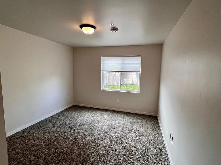 826-834 Thames Ct #1008 — Photo 7