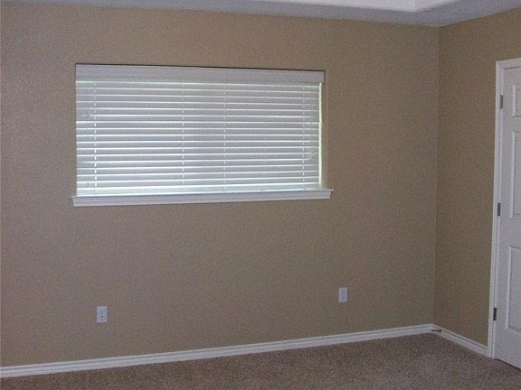 4th image of 816 Twin Oaks Dr