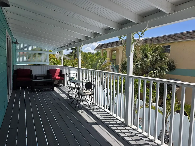 2921 Dupont St S — Photo 17