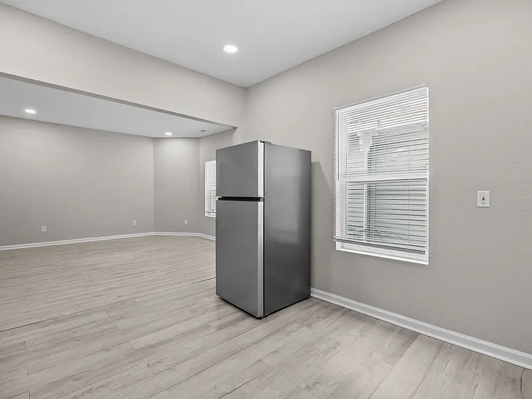 126 Linden Avenue — Photo 36