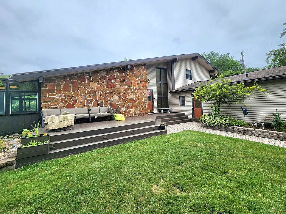 1st image of 3027 W Riverview Dr