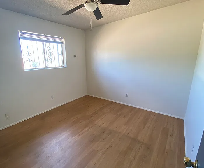 610 E Lester St — Photo 4