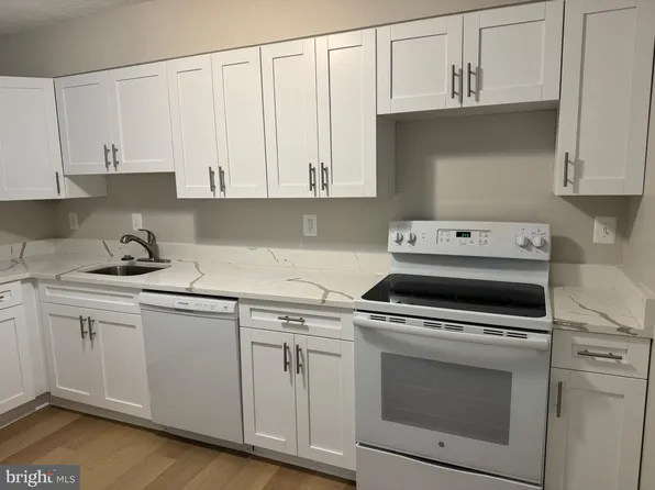 15107 Interlachen Dr #2620, Silver Spring, MD 20906