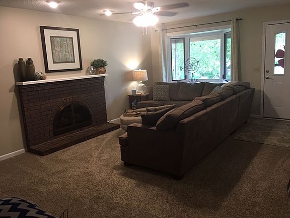 3rd image of 6301 Deerwood Dr
