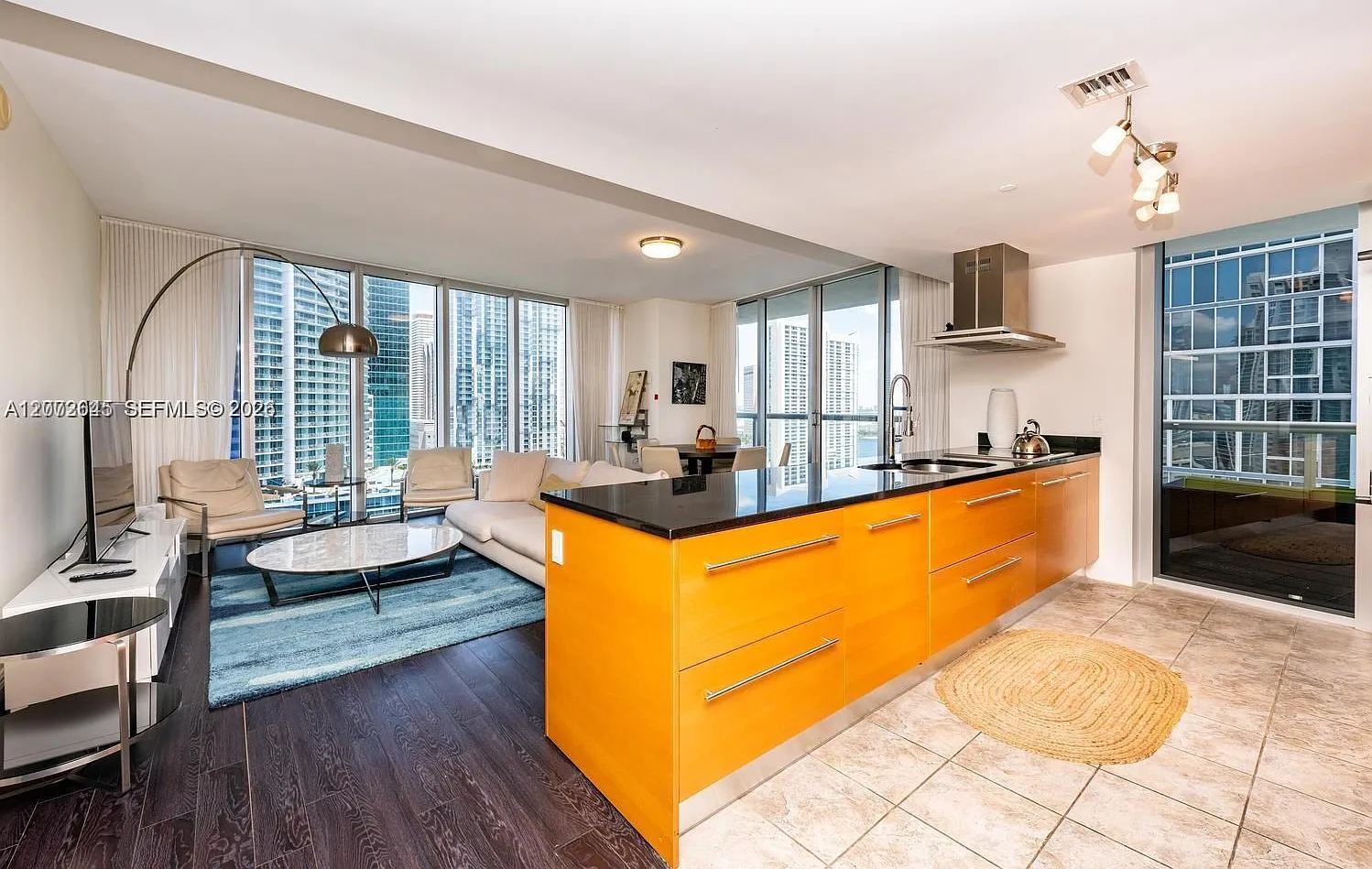 Icon Brickell Condo No 3 — Photo 4