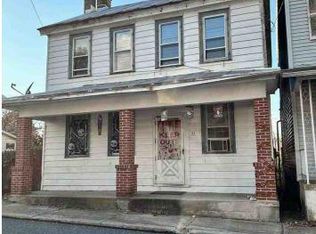 33 Main St, Bethel, PA 19507