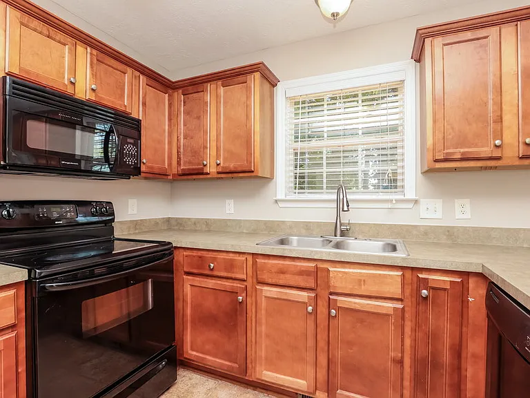 3404 Whitesail Ct — Photo 8