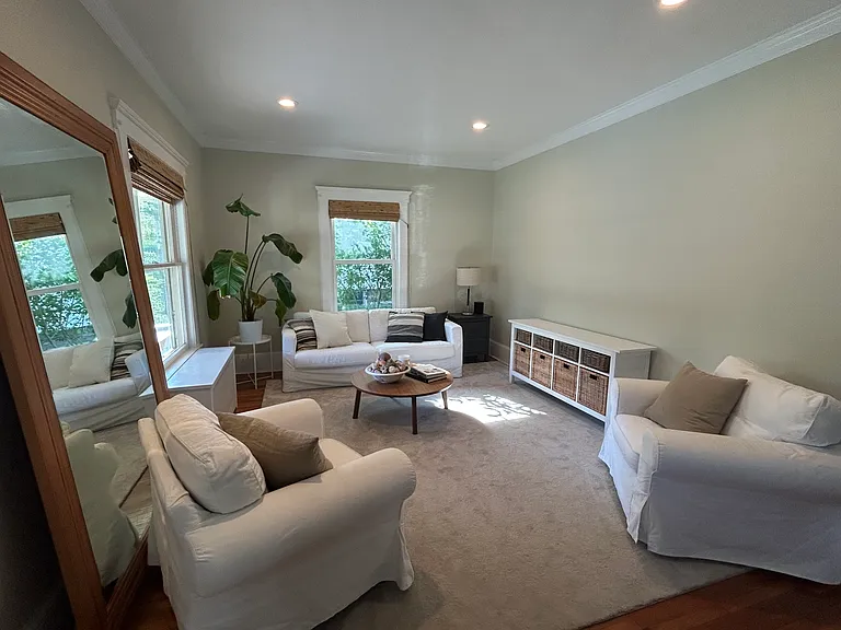 186 Godwin Ave — Photo 3