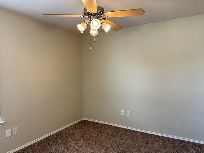 301 Meadow Lark Ln — Photo 6