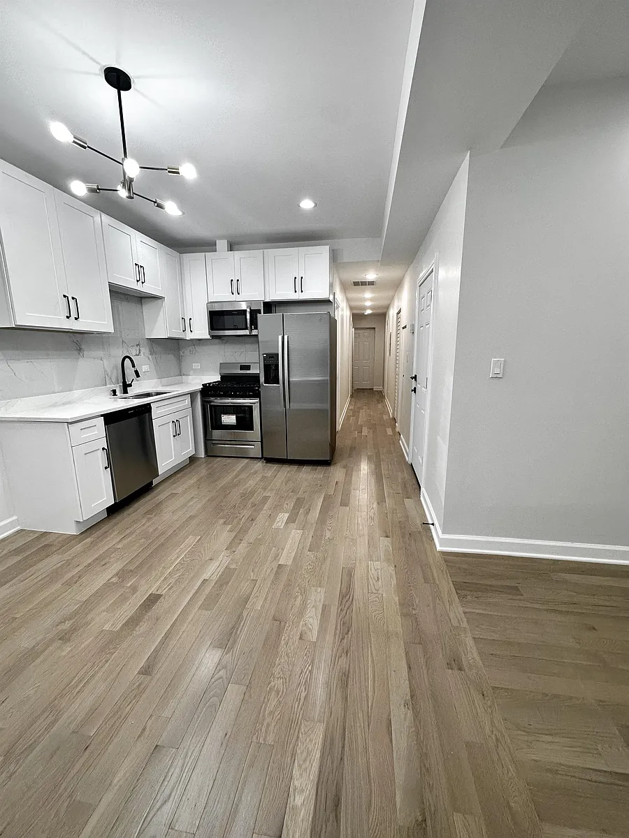 Building Photo - 2946 N Rockwell St #3