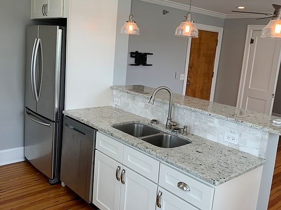 4th image of 635 12th Ave NE APT 11