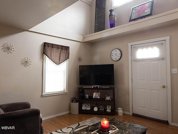 4th image of 210 N Loyalsock Ave