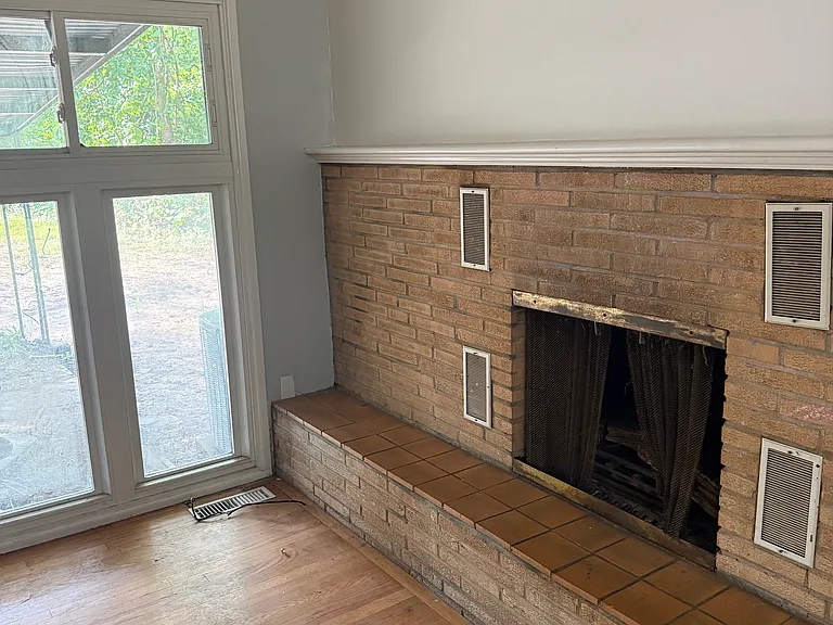 4144 Hardesty Ave — Photo 5
