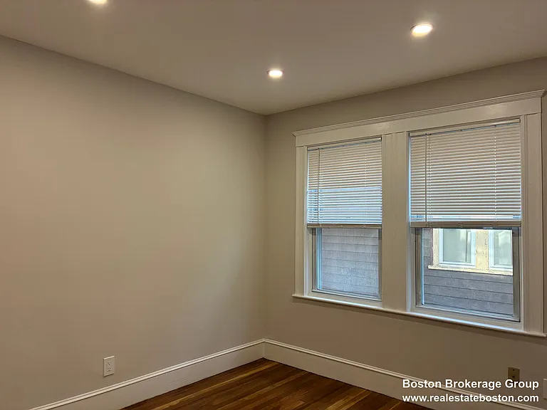 11 Romsey St #2 — Photo 6