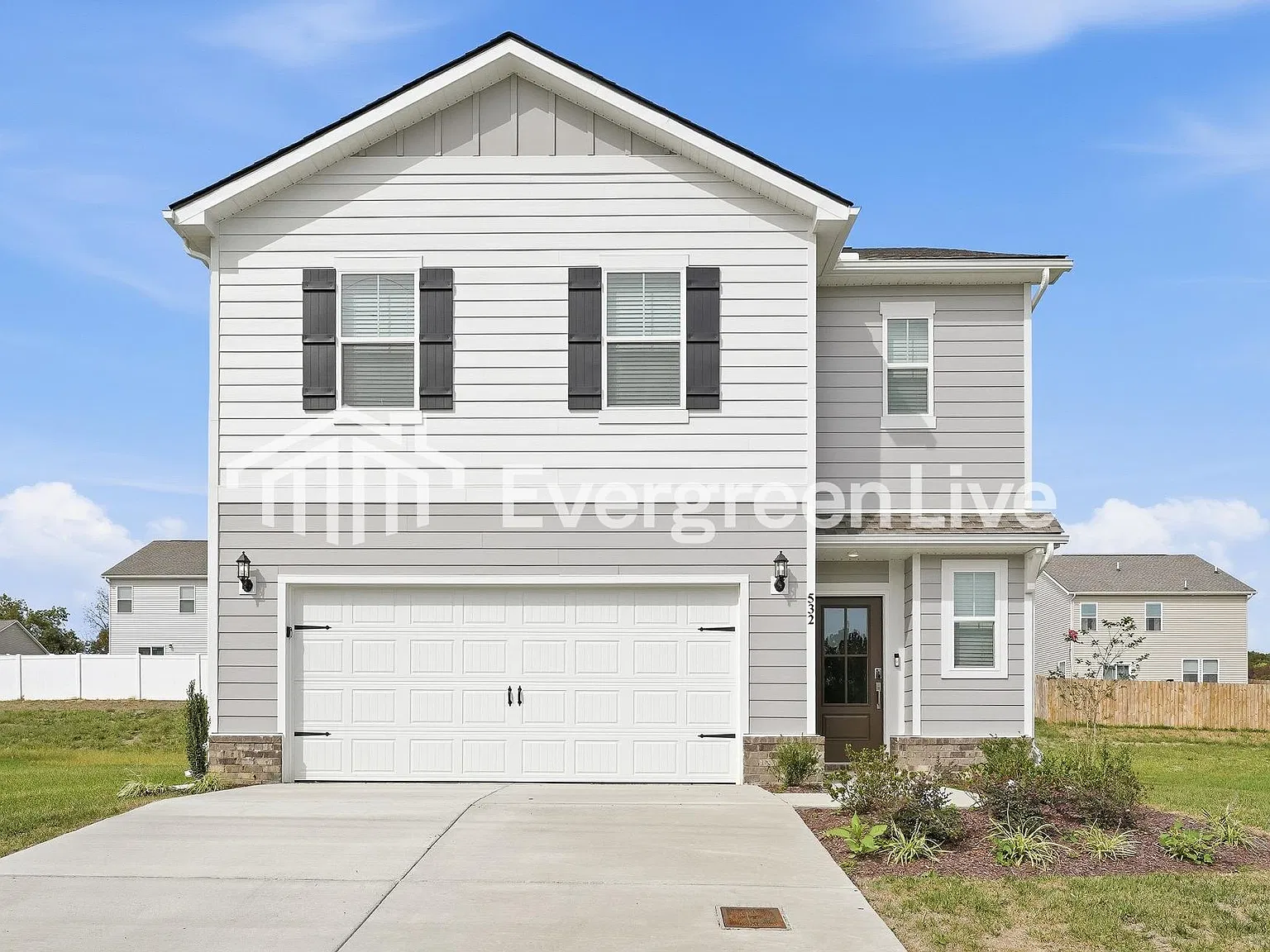 4 bed, 2.5 bath, 2011 sqft, $1,850 — Photo 2