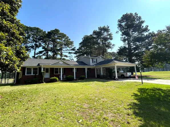 358 Country Club Rd, Mount Olive, NC 28365