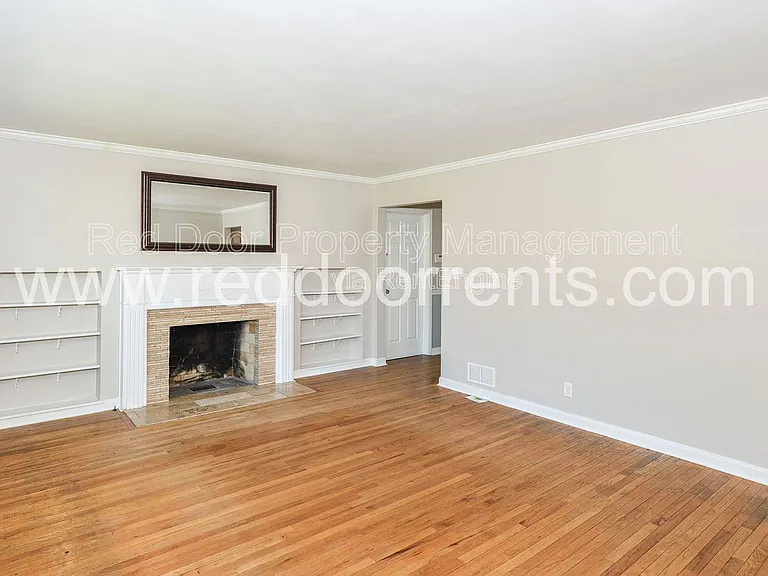 4930 N Illinois St — Photo 8
