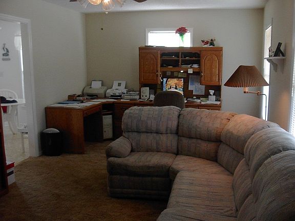 LIVING ROOM 14' X 12'