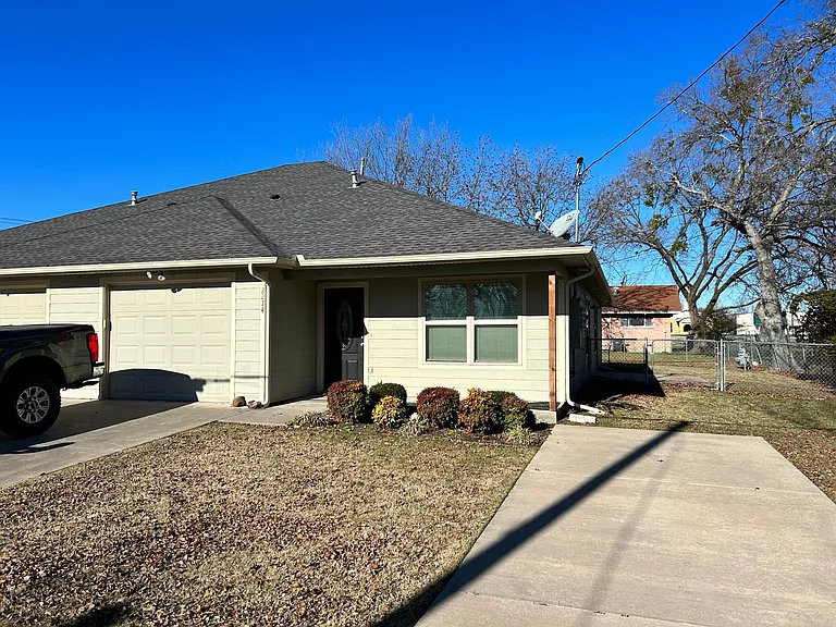 2216 Dixie St — Photo 8