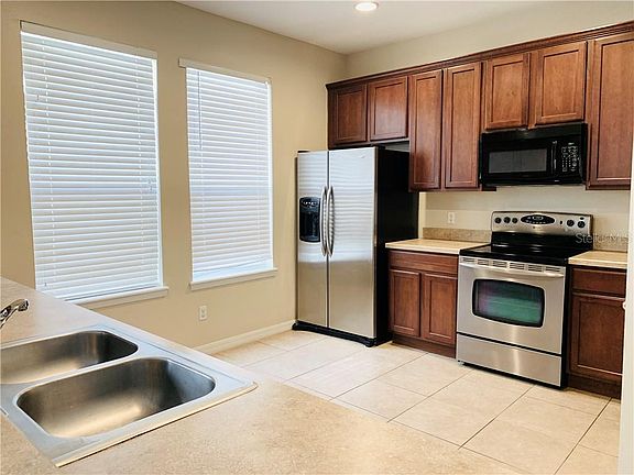 3rd image of 10801 Spider Lily Dr #28B