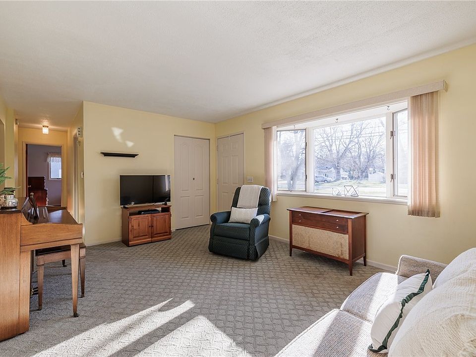 558 Marsh Rd, Pittsford, NY 14534 Zillow