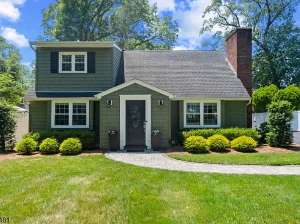 95 Edison St, Wyckoff Twp., NJ 07481