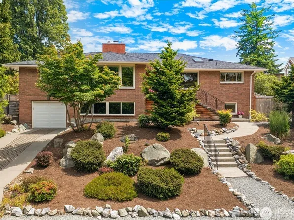 11704 Palatine Avenue N, Seattle, WA 98133