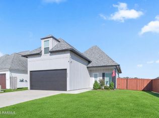 203 Olivewood Dr, Lafayette, LA 70508