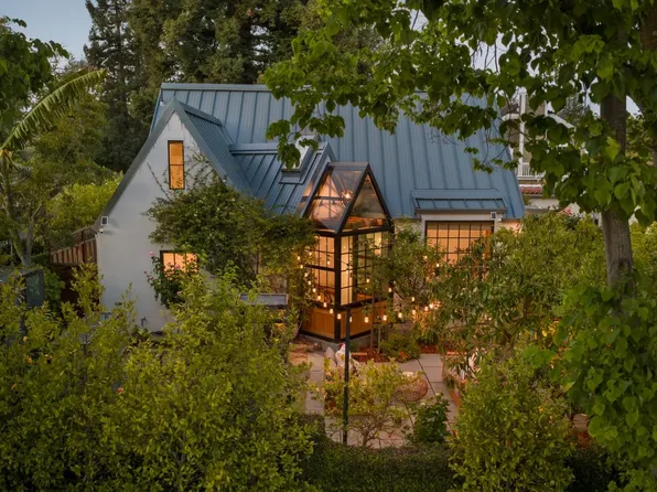 649 Seneca St, Palo Alto, CA 94301
