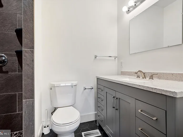 3304 W Allegheny Ave — Photo 17
