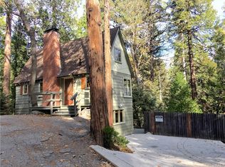 27921 Lakes Edge Rd, Lake Arrowhead, CA 92352
