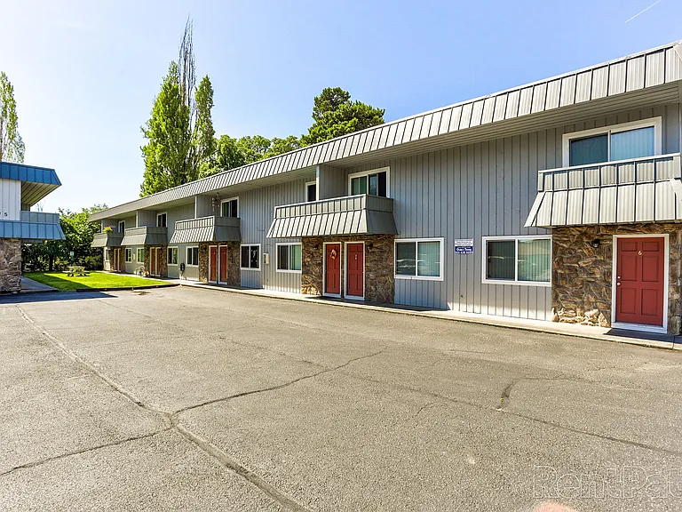 Arrowsmith Apartments — Photo 16