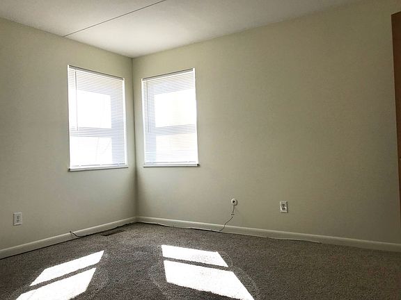 5th image of 7722 Queen St #A