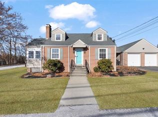 4 Marshall Ave, Cumberland, RI 02864