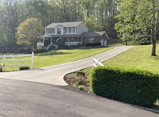 170 Cross Creek Private Ln, Lenoir City, TN 37771