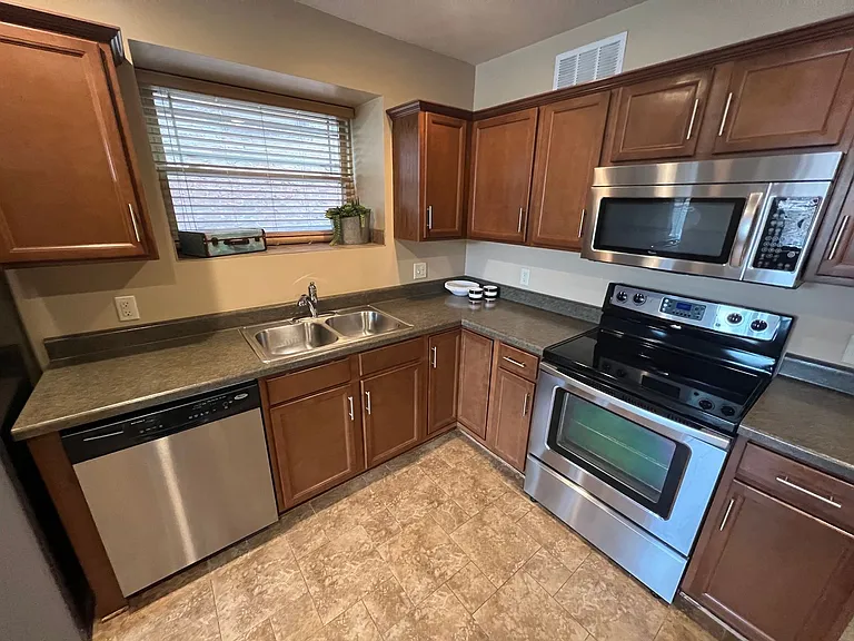 3005 Harney St — Photo 24