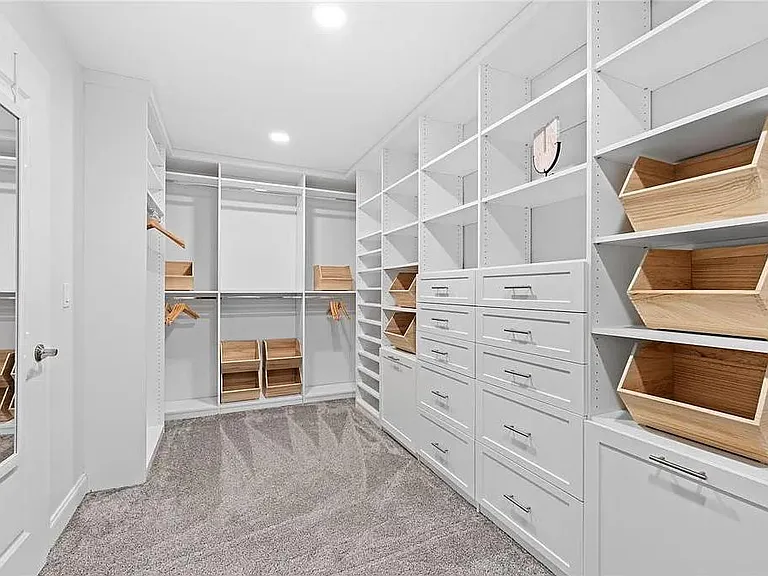 430 Island Cir — Photo 3