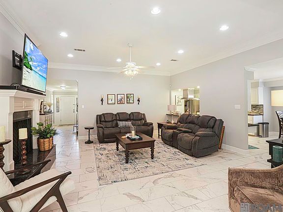 5th image of 11907 Lake Sherwood Ave N