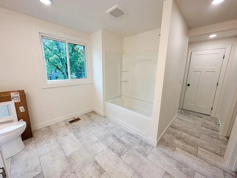 403 8th Ave S — Photo 36