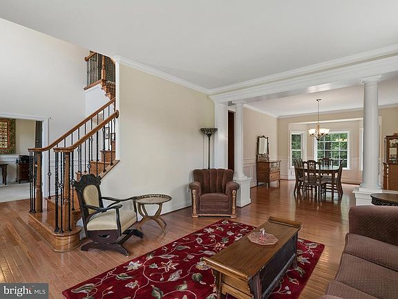 5th image of 9295 Broadlands Ln