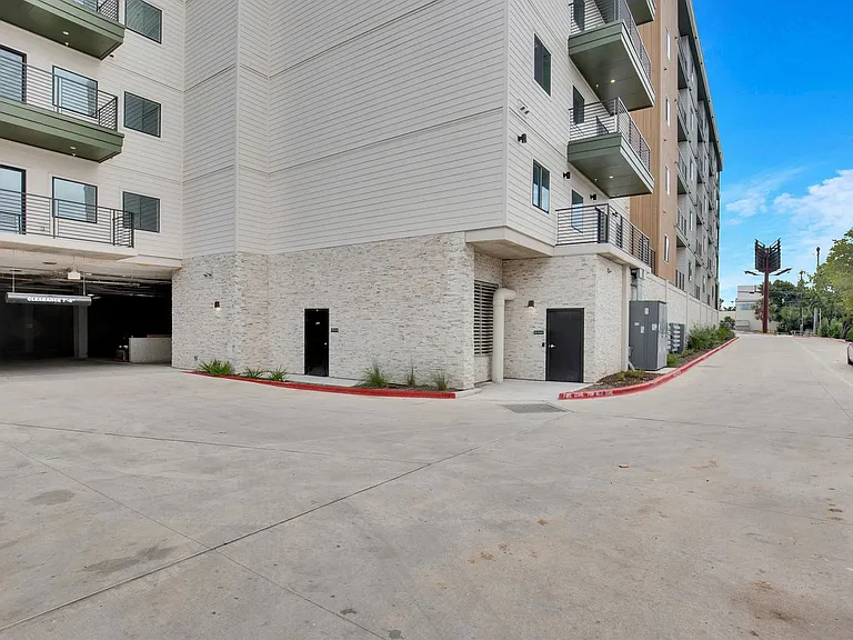 4802 S Congress Ave #407 — Photo 25