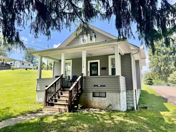 1118 Conaway St, Fairmont, WV 26554