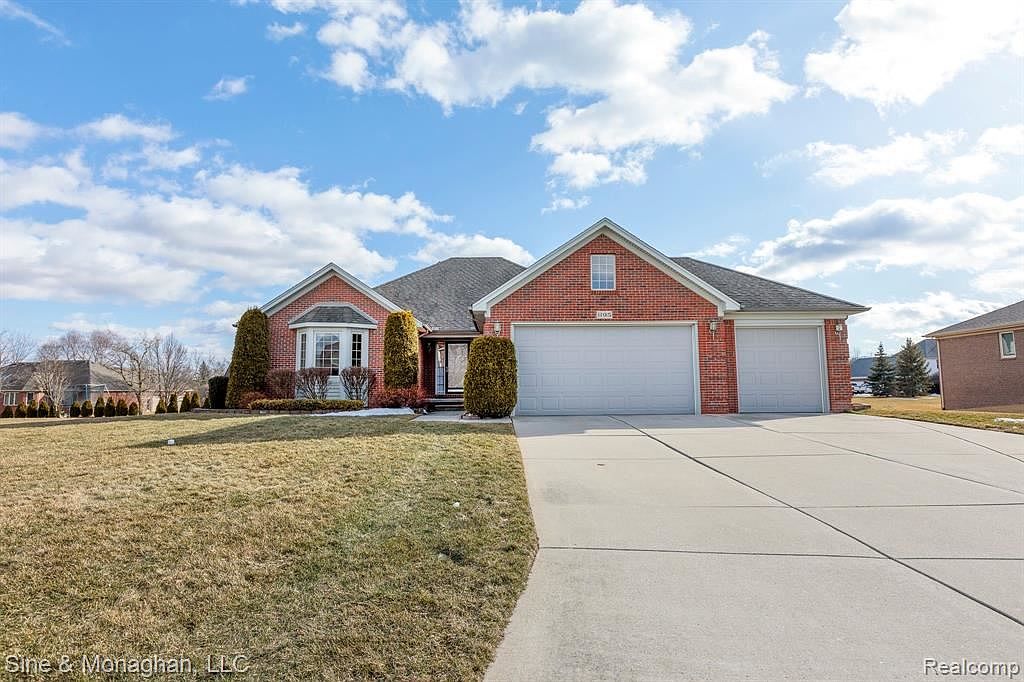 1322 S River Pointe, Saint Clair, MI 48079