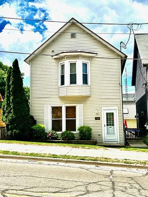 304 Park St