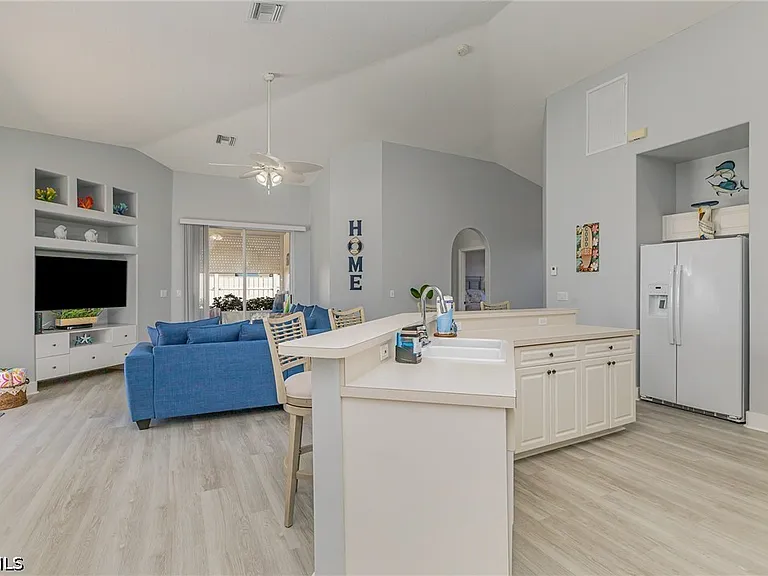 532 W Archer Pkwy — Photo 9