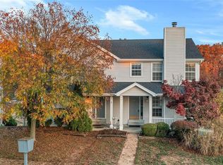 1450 Whispering Creek Dr, Ballwin, MO 63021